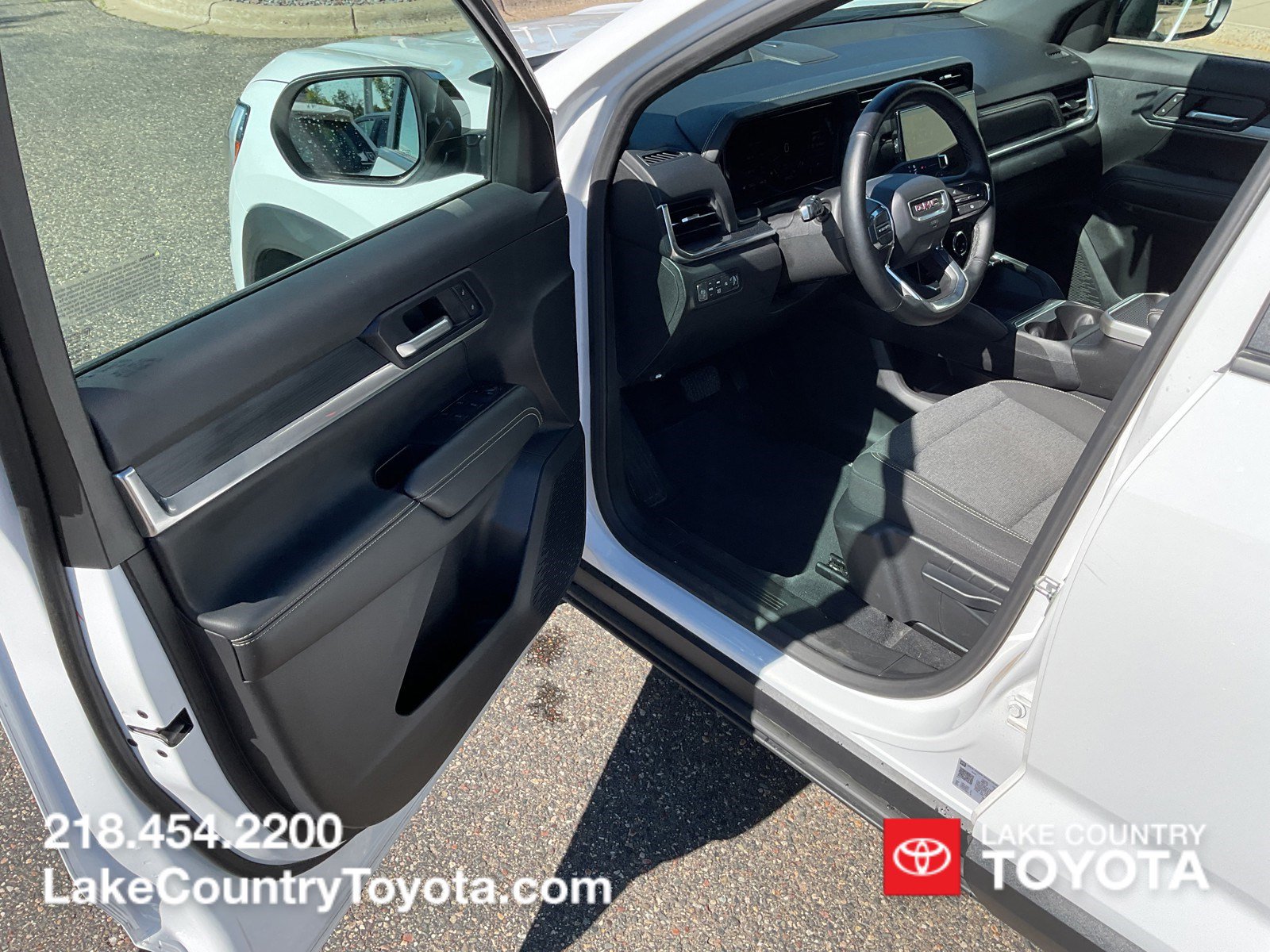 Used 2025 GMC Terrain Elevation AWD/4WD image 14