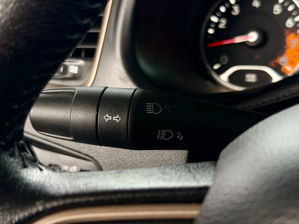 Used 2015 Jeep Renegade Latitude w/ Popular Equipment Group FWD image 37