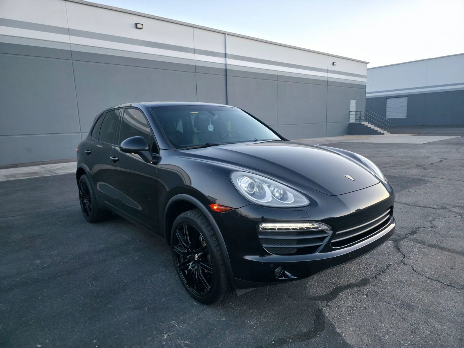 Used 2014 Porsche Cayenne S AWD/4WD image 3