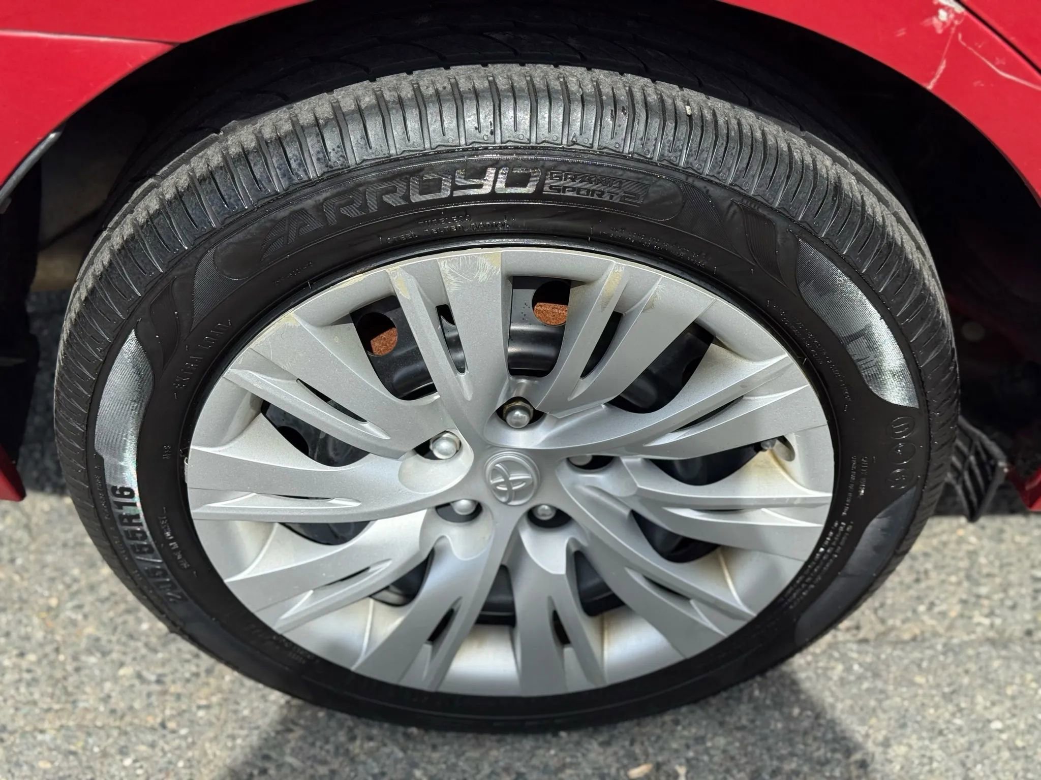 Used 2018 Toyota Corolla LE image 36