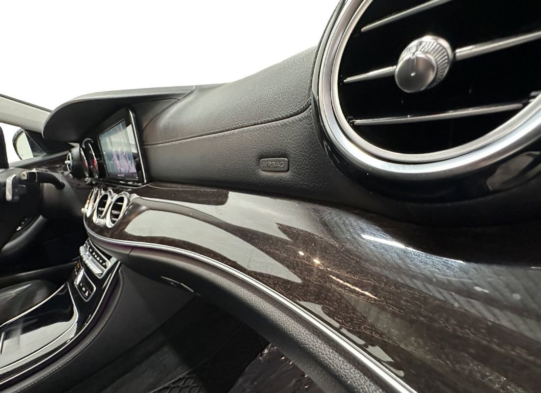 Used 2018 Mercedes-Benz E 400 4MATIC Wagon image 19
