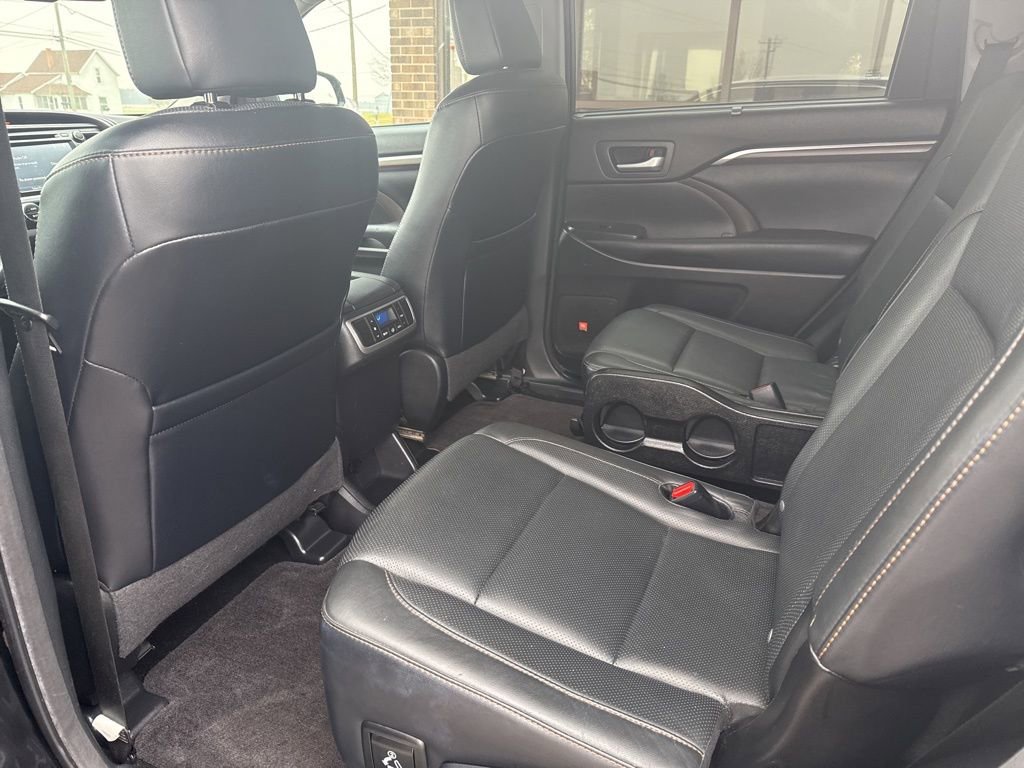 Used 2016 Toyota Highlander Limited image 49