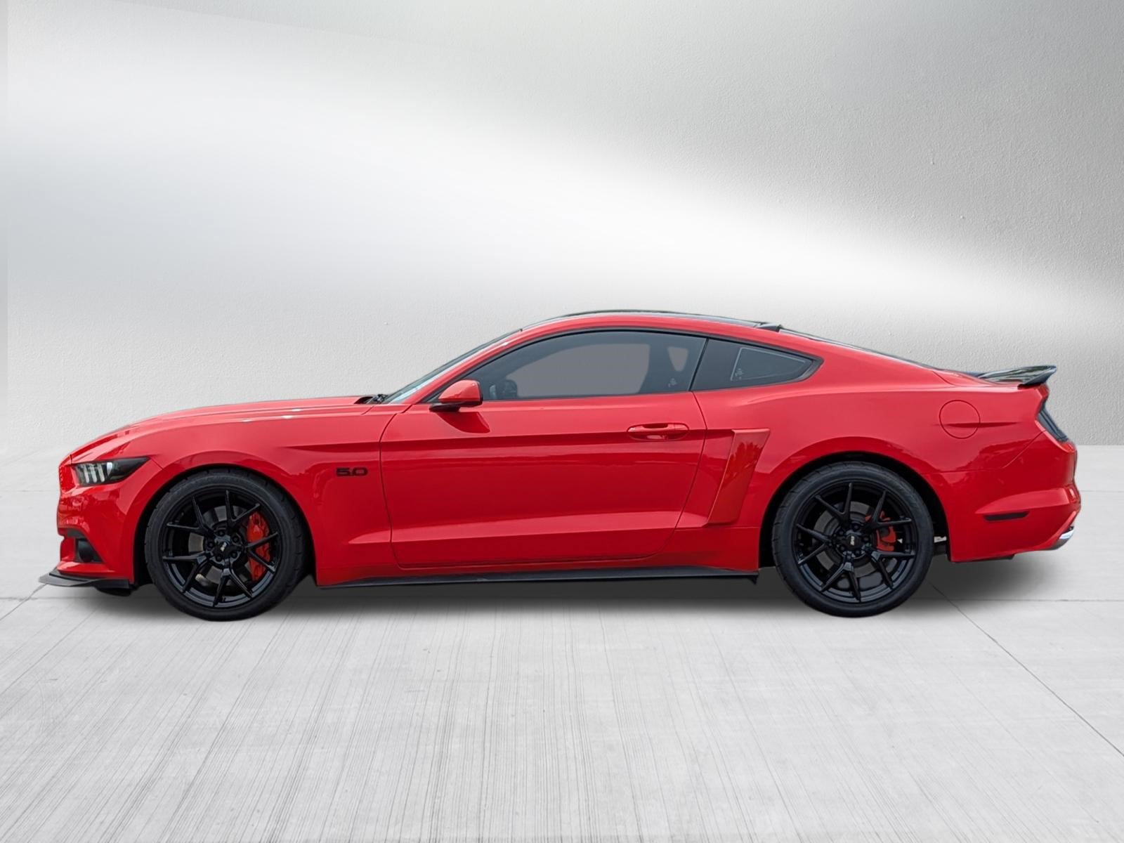 Used 2015 Ford Mustang GT RWD image 4