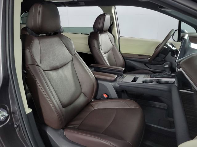 Used 2023 Toyota Sienna Platinum image 15