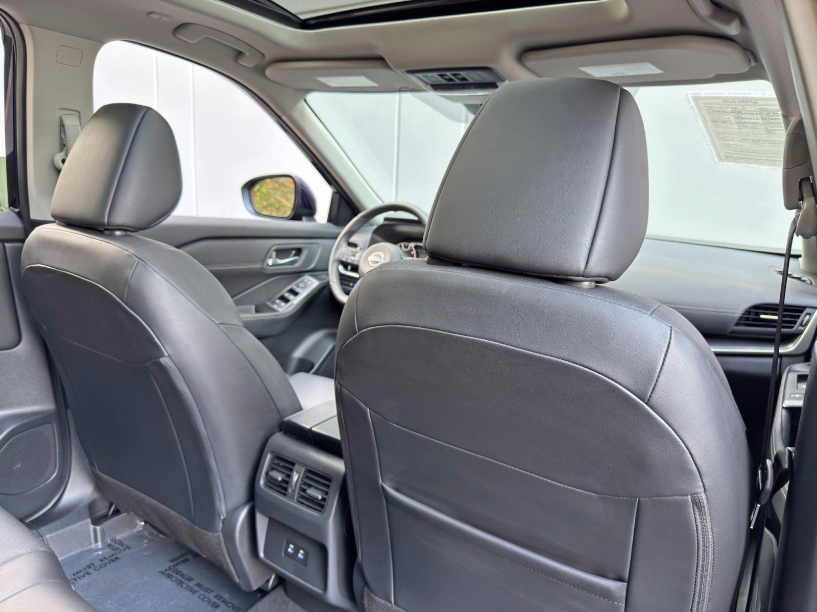 Used 2024 Nissan Rogue SV w/ SV Premium Package image 31