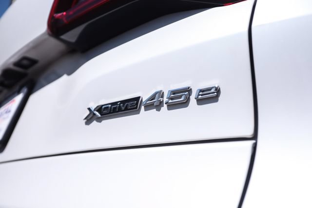 Used 2021 BMW X5 xDrive45e w/ Parking Assistance Package AWD/4WD image 18