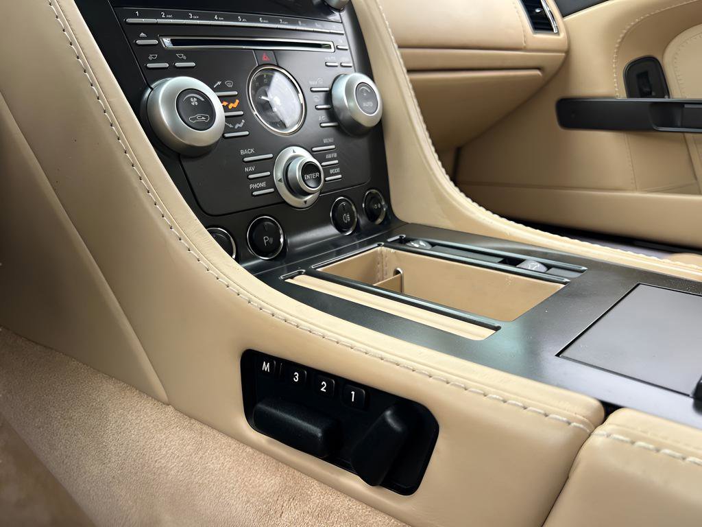Used 2009 Aston Martin V8 Vantage Roadster RWD image 53