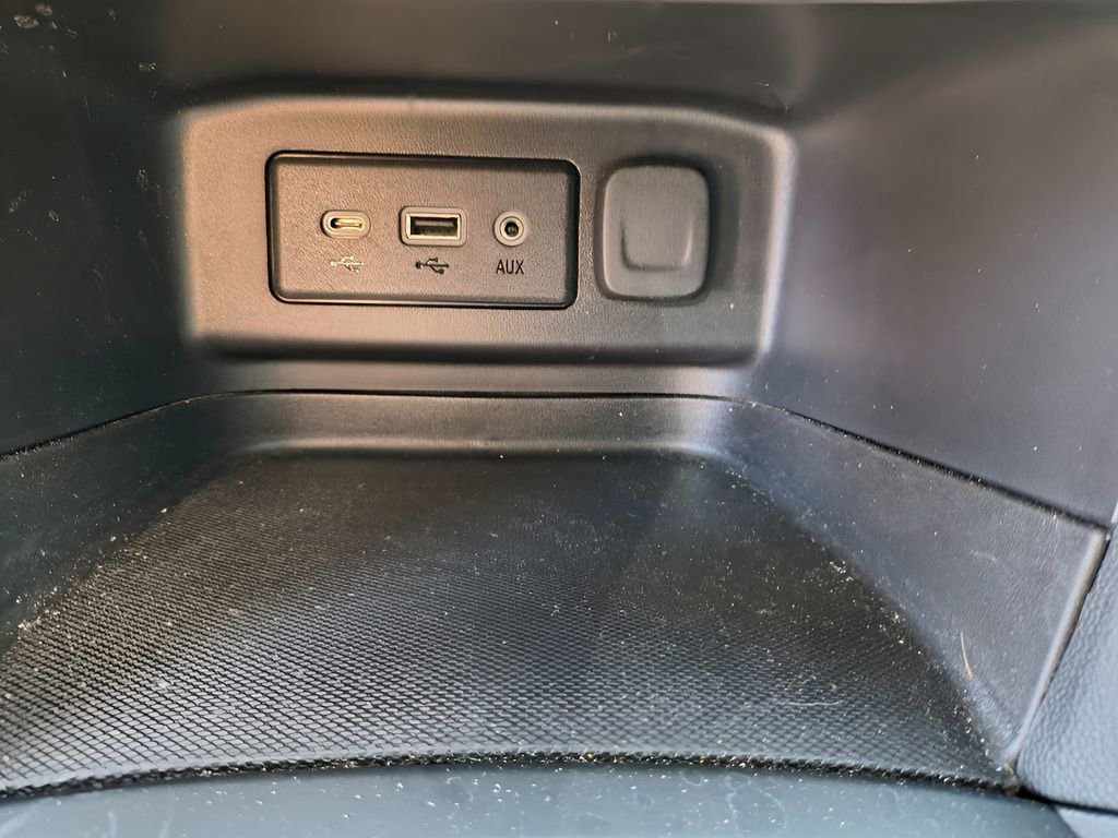 Used 2023 Chevrolet Equinox RS FWD image 24