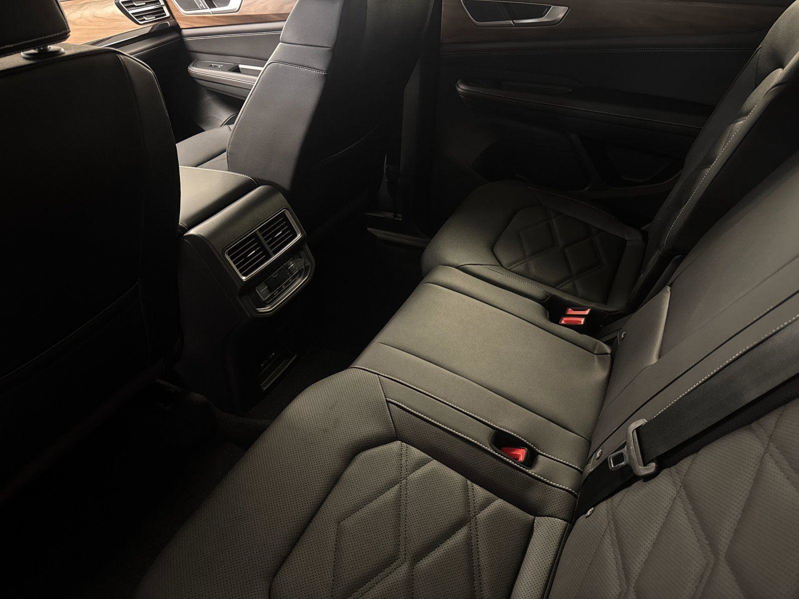 New 2026 Volkswagen Atlas SE image 11