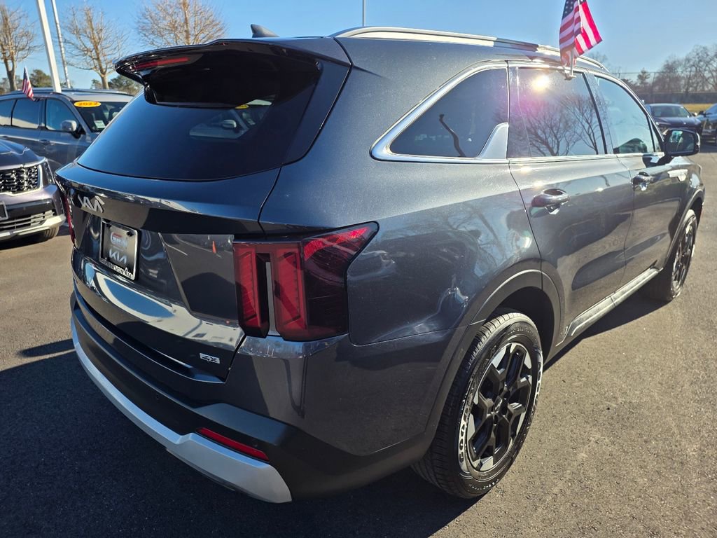 Used 2024 Kia Sorento S image 7