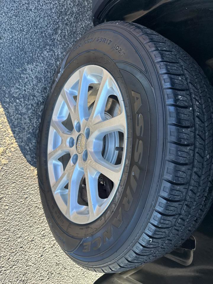 Used 2015 Jeep Cherokee Sport image 19