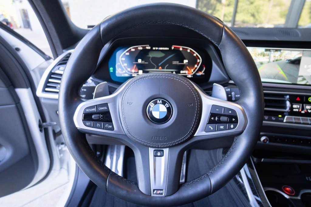 Used 2020 BMW X7 M50i w/ Dynamic Handling Package image 16