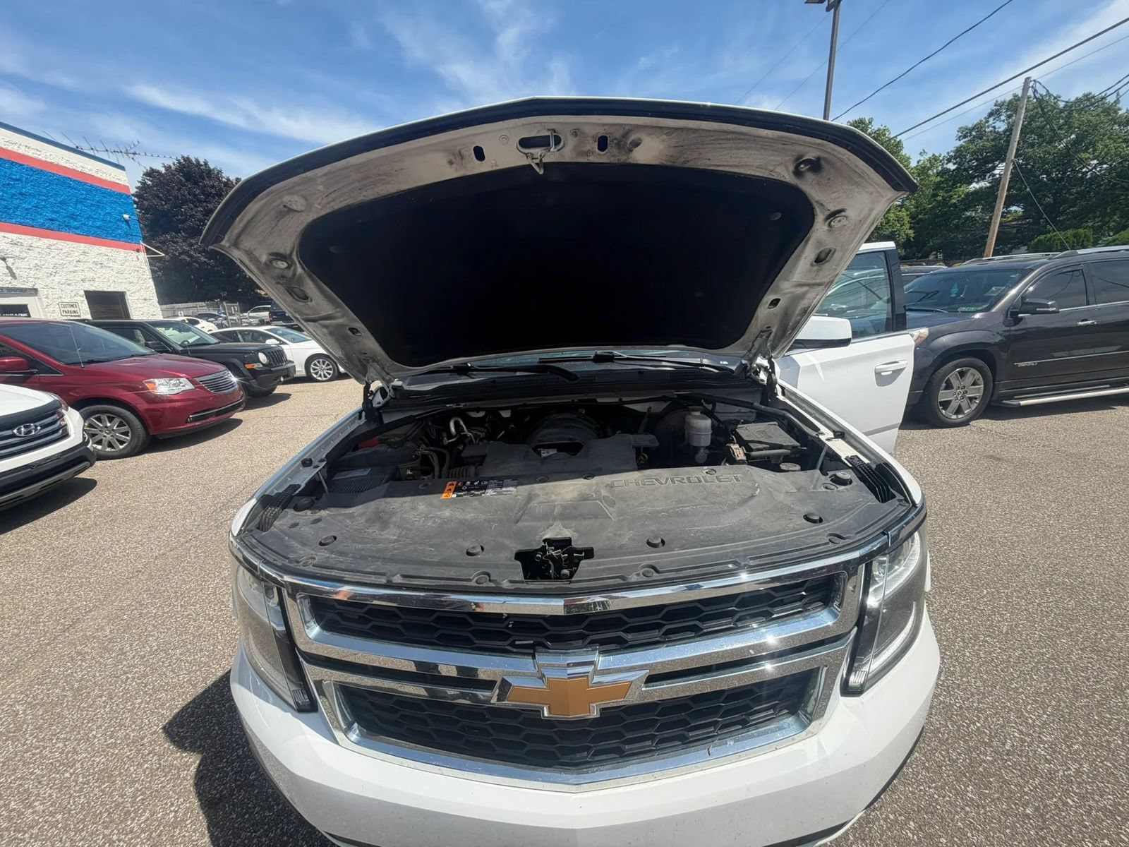 Used 2020 Chevrolet Suburban LT AWD/4WD image 35
