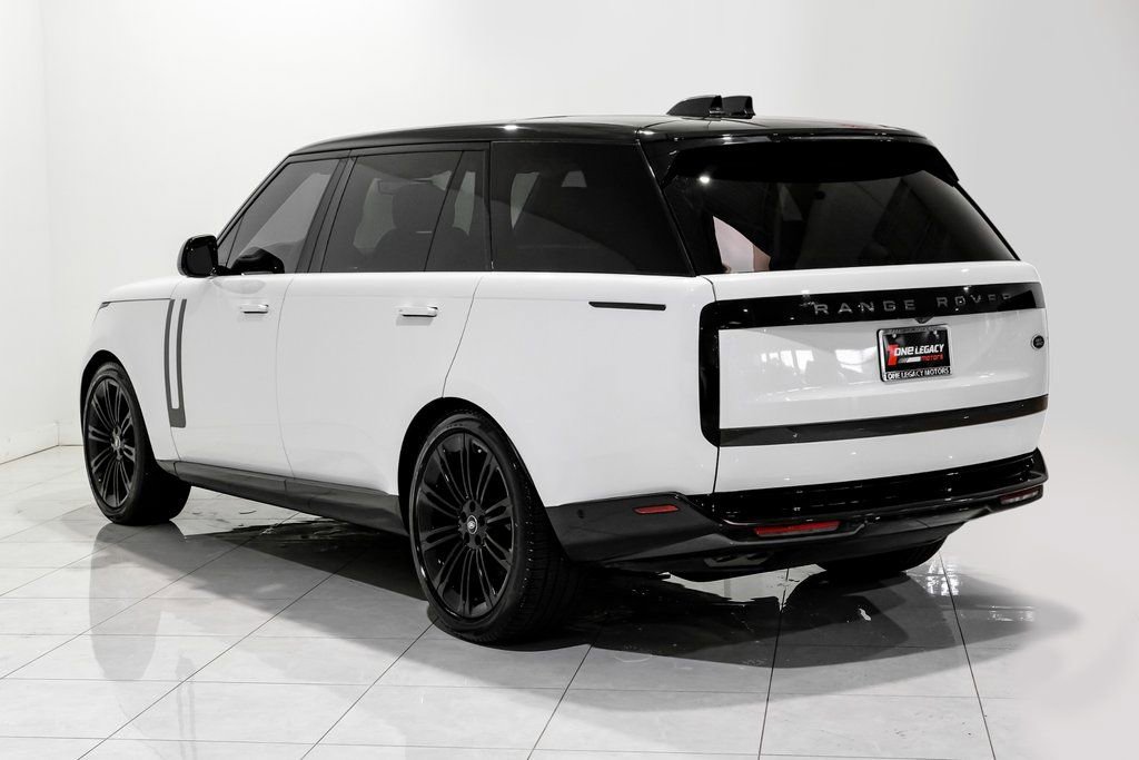 Used 2022 Land Rover Range Rover Long Wheelbase SE image 9