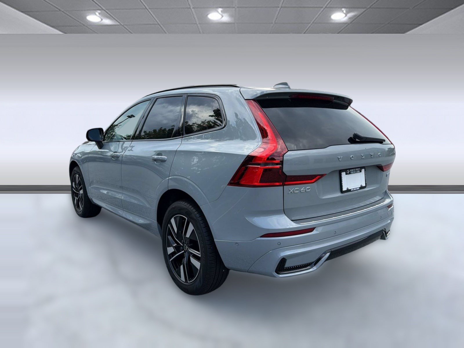 New 2026 Volvo XC60 B5 Plus w/ Climate Package AWD/4WD image 3