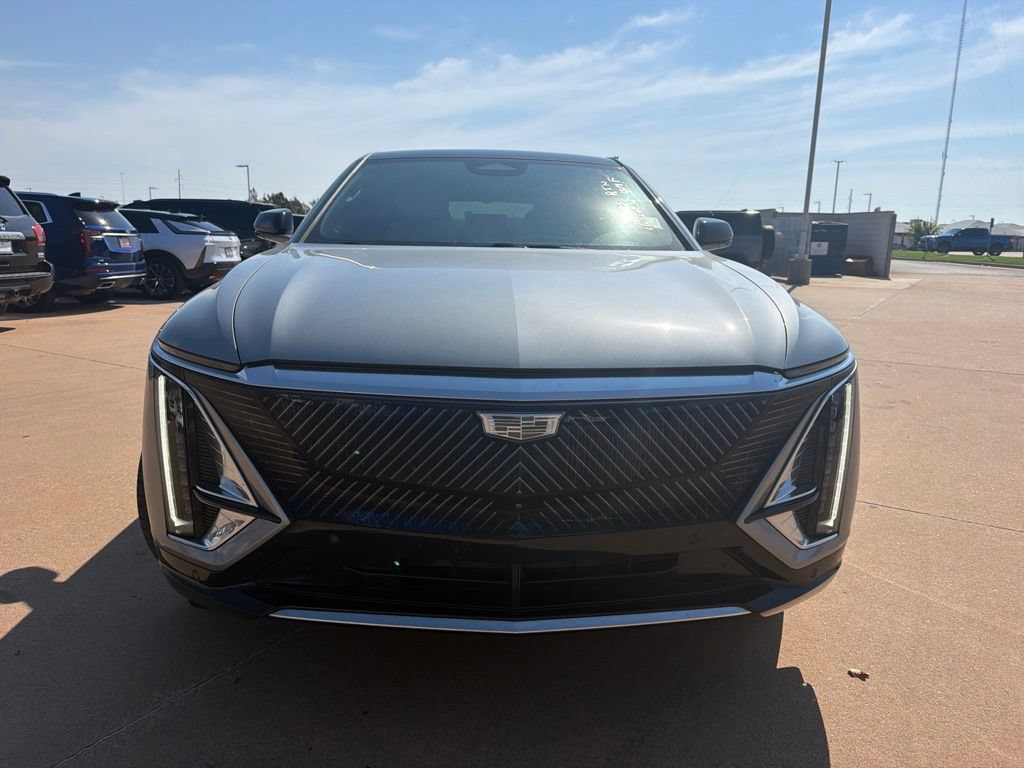 Used 2024 Cadillac Lyriq Luxury AWD/4WD image 5