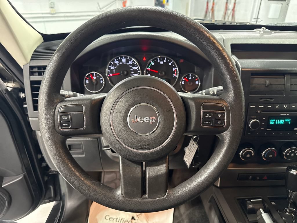 Used 2012 Jeep Liberty Sport AWD/4WD image 5