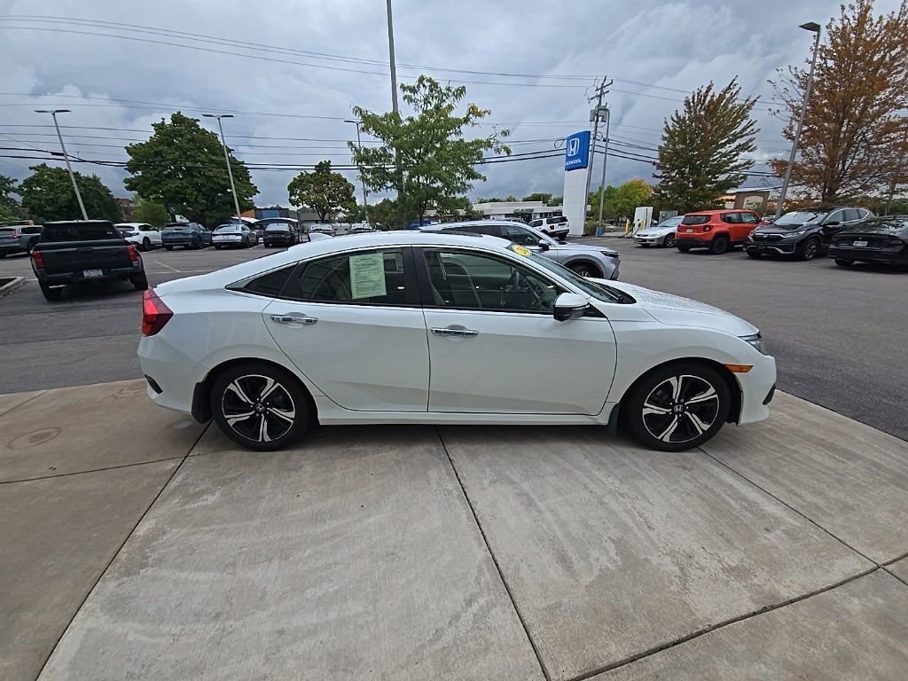 Used 2018 Honda Civic Touring image 2
