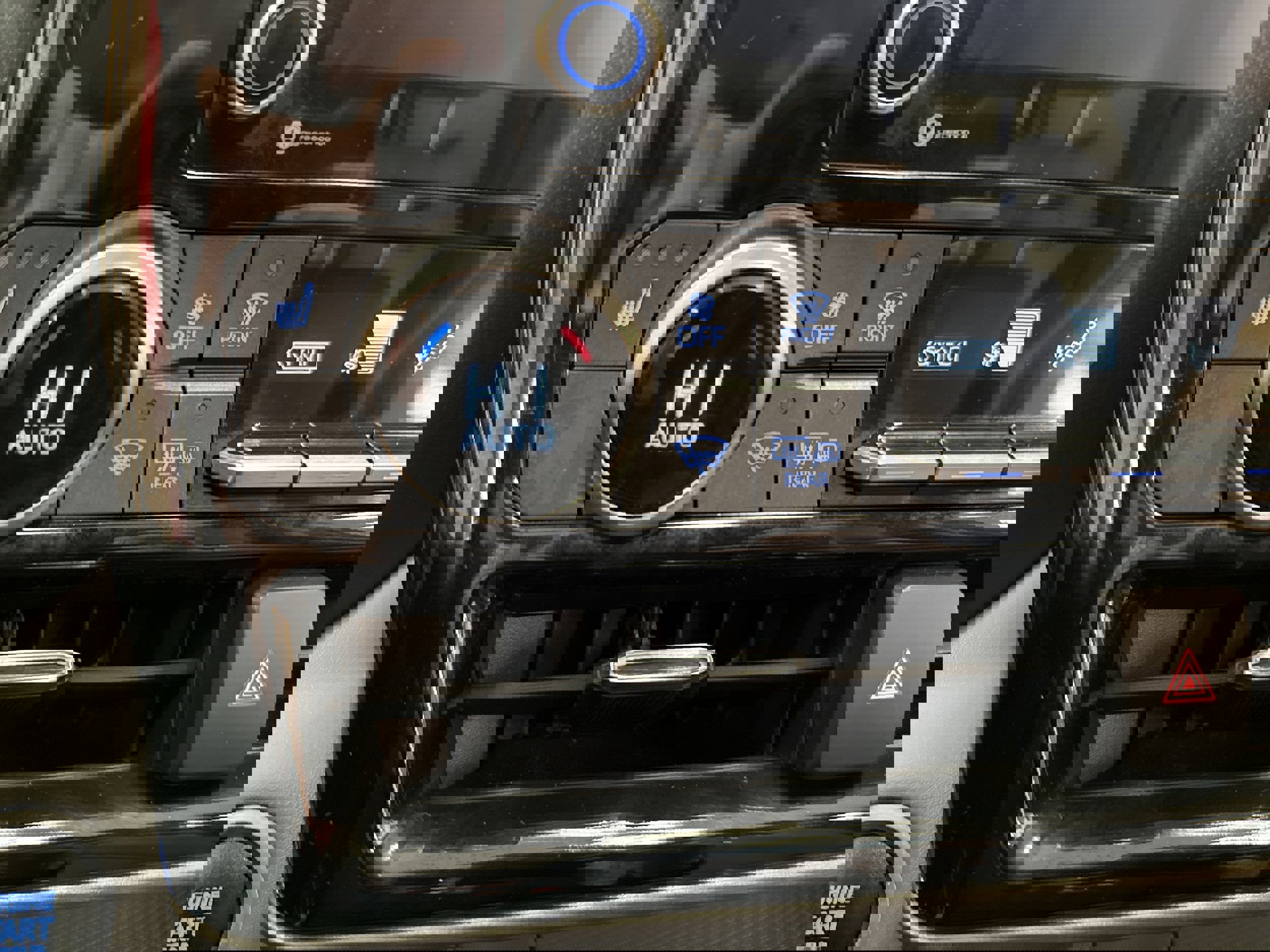 Used 2021 Toyota Highlander XLE image 39