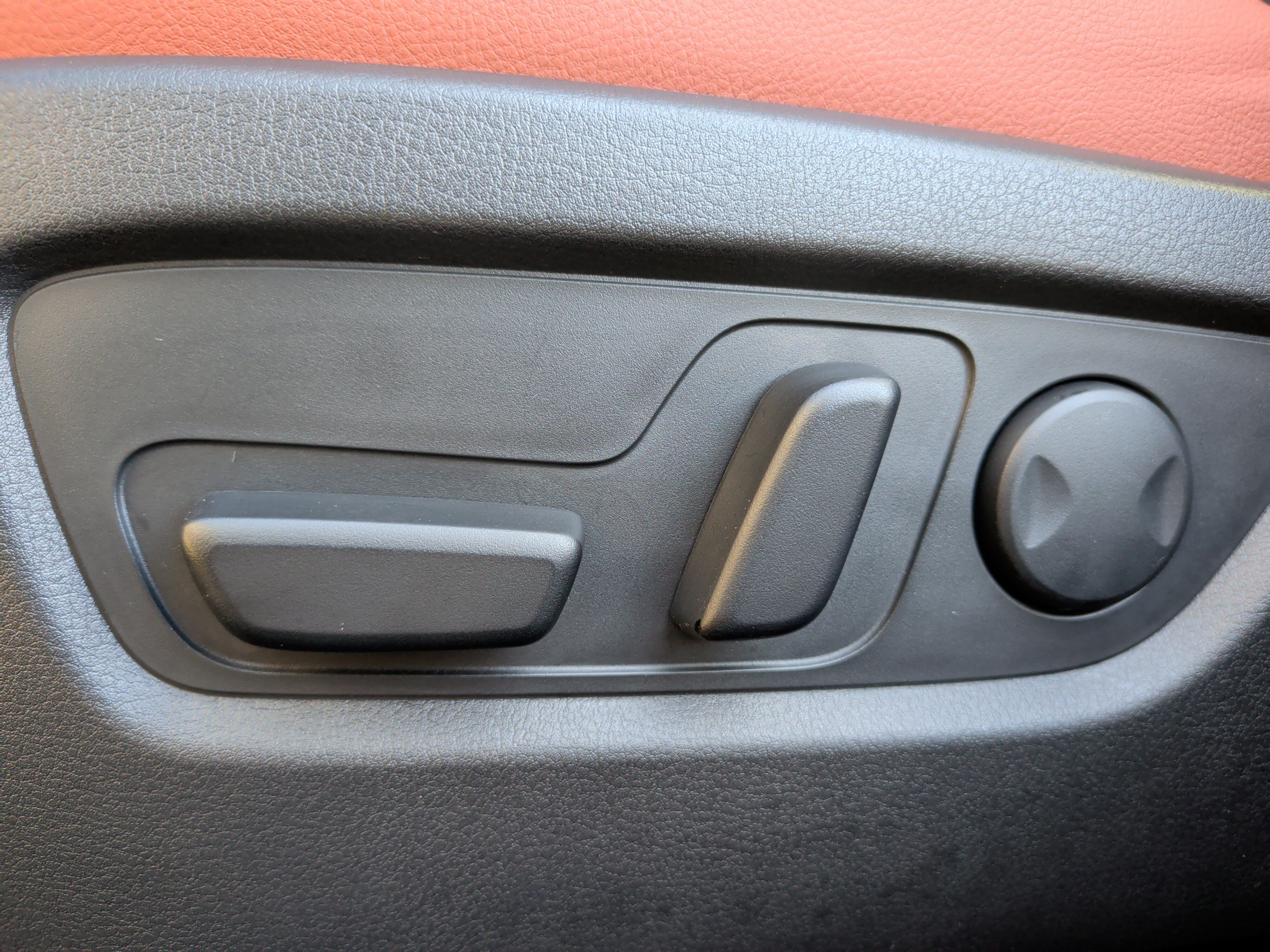 Used 2025 MAZDA CX-30 Carbon image 27