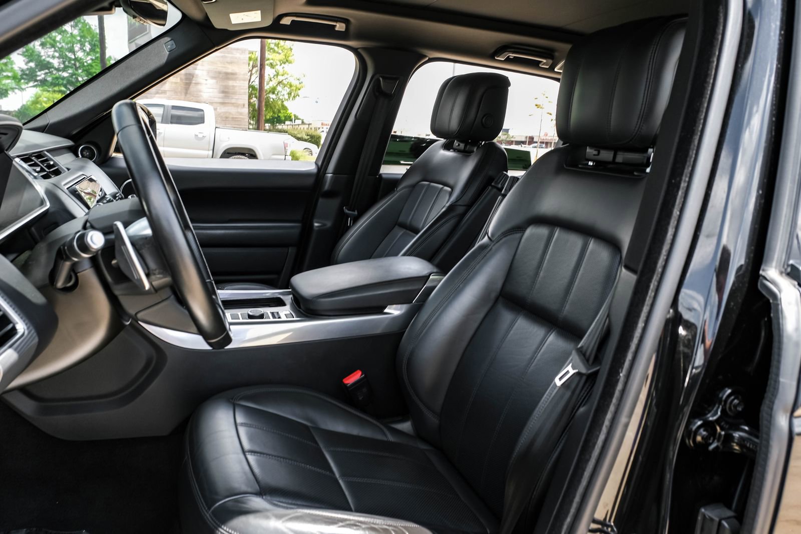 Used 2019 Land Rover Range Rover Sport Supercharged AWD/4WD image 27