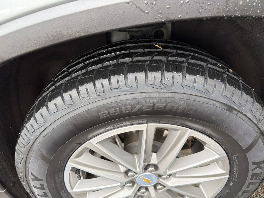 Used 2023 Chevrolet Traverse LT image 35