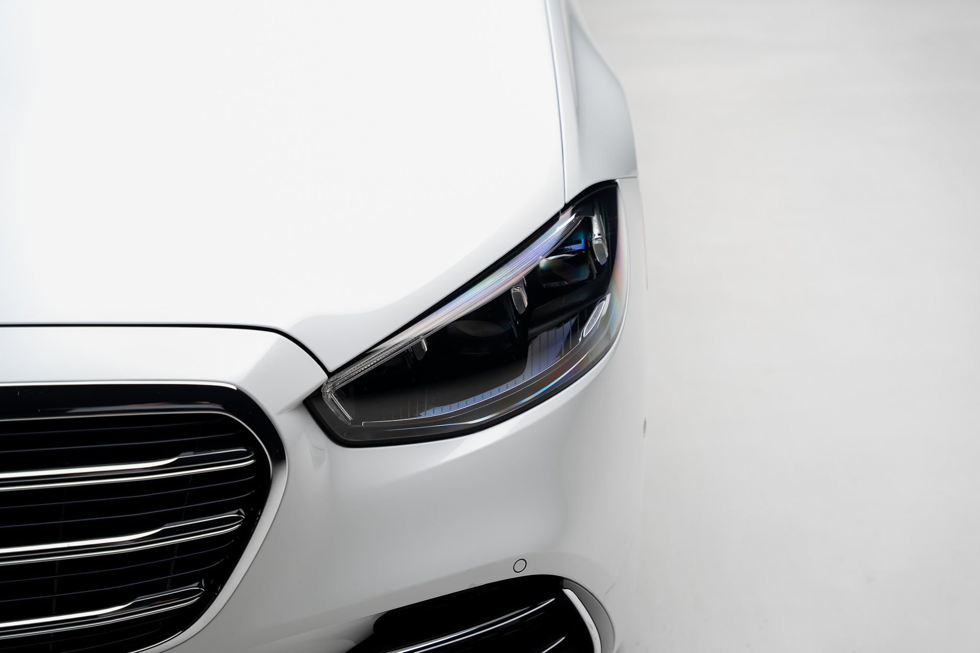 Used 2024 Mercedes-Benz S 580e 4MATIC Sedan w/ AMG Line image 11