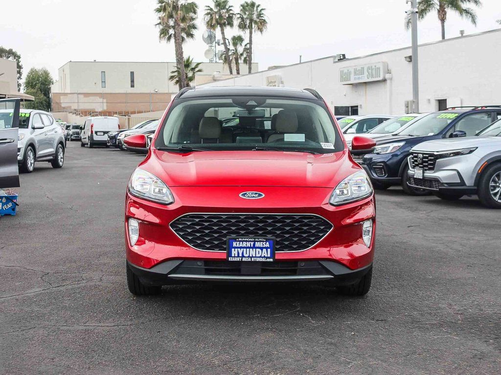 Used 2020 Ford Escape Titanium image 2