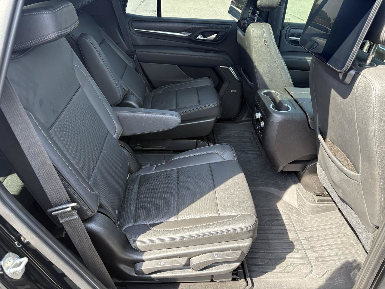 Used 2021 GMC Yukon Denali w/ Denali Ultimate Package AWD/4WD image 19