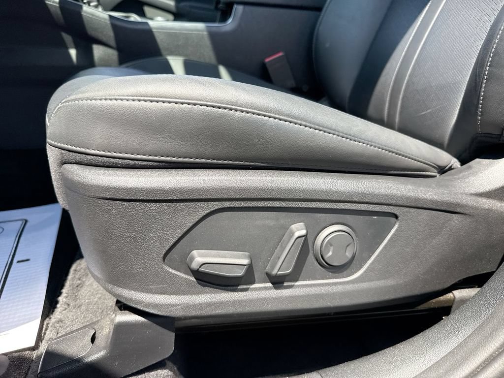 Used 2022 Kia Sorento S w/ Panoramic Sunroof Package FWD image 12