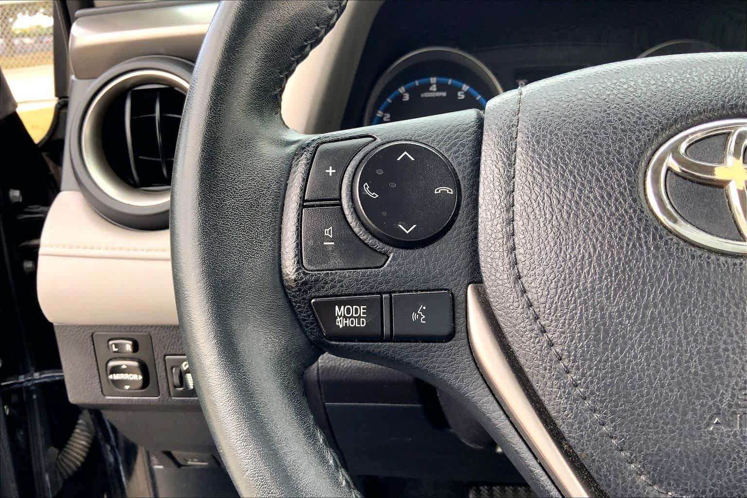 Used 2017 Toyota RAV4 XLE FWD image 23