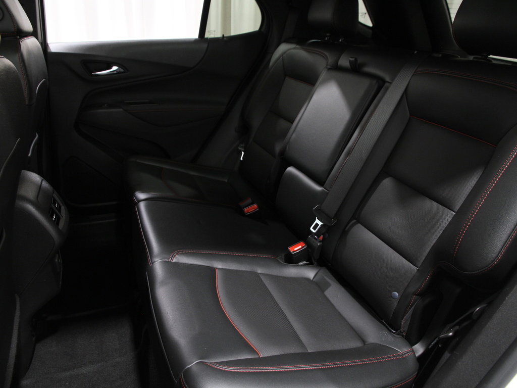 Used 2023 Chevrolet Equinox RS w/ RS Leather Package image 17