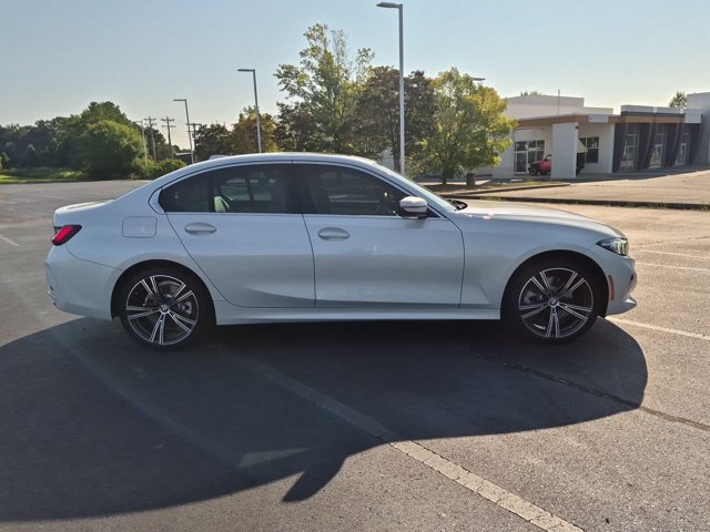 Used 2024 BMW 330i xDrive Sedan w/ Premium Package AWD/4WD image 3
