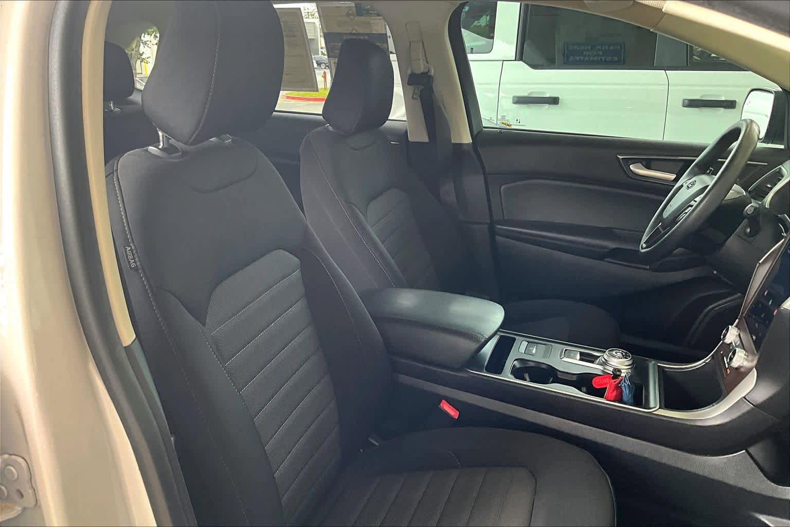 Used 2021 Ford Edge SE FWD image 9