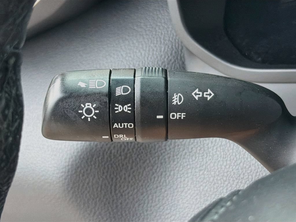 Used 2025 Toyota Tundra Limited AWD/4WD image 28