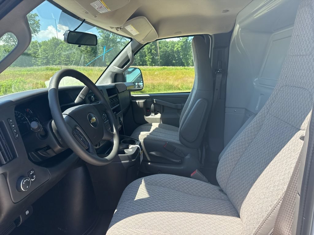 New 2025 Chevrolet Express 2500 w/ Driver Convenience Package RWD image 11