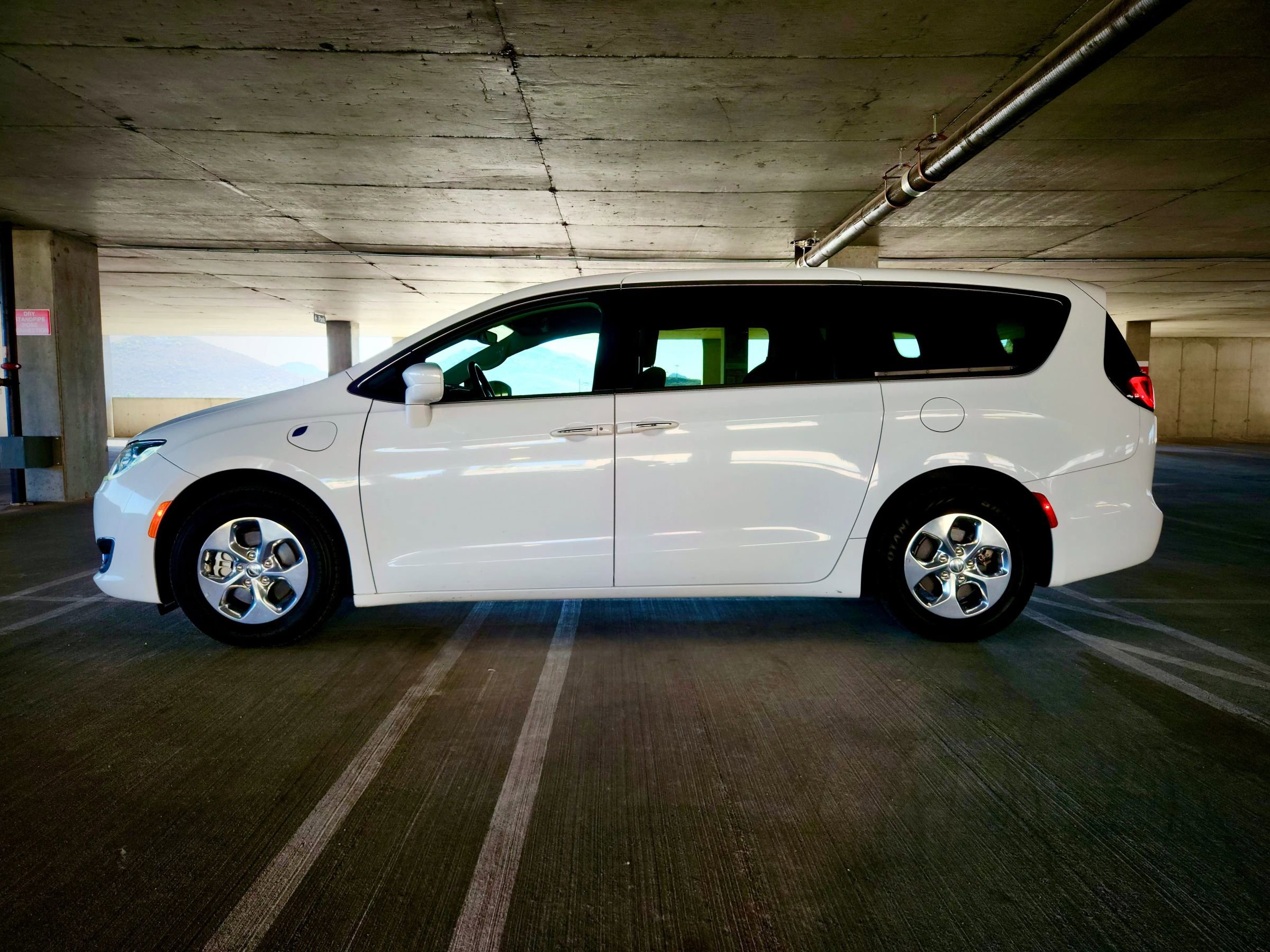 Used 2019 Chrysler Pacifica Touring Plus image 1