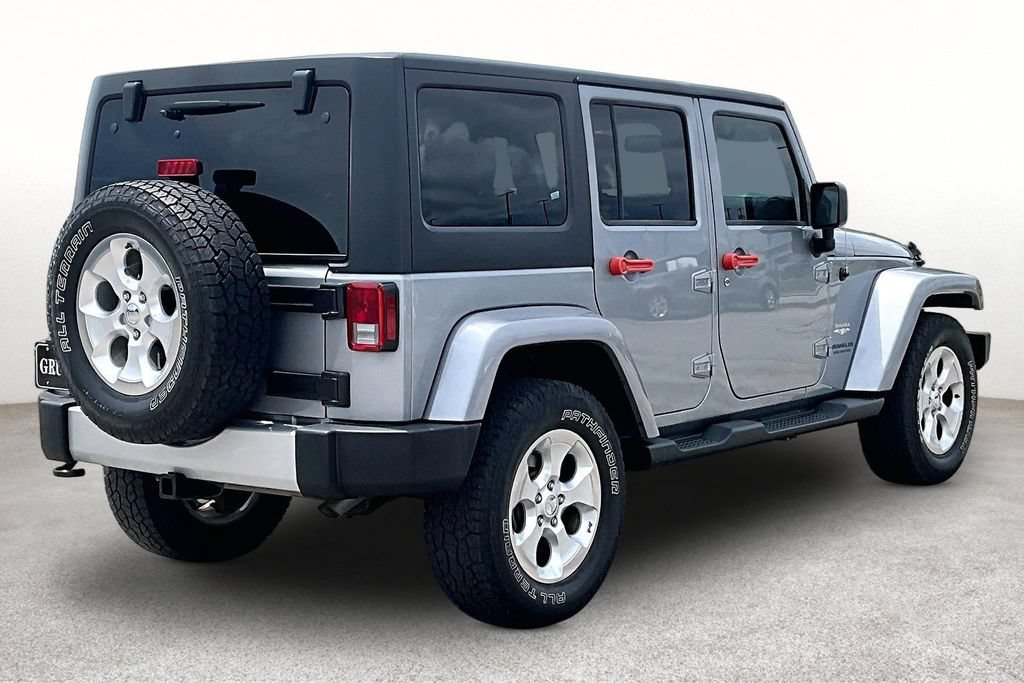 Used 2015 Jeep Wrangler Unlimited Sahara w/ Connectivity Group AWD/4WD image 2