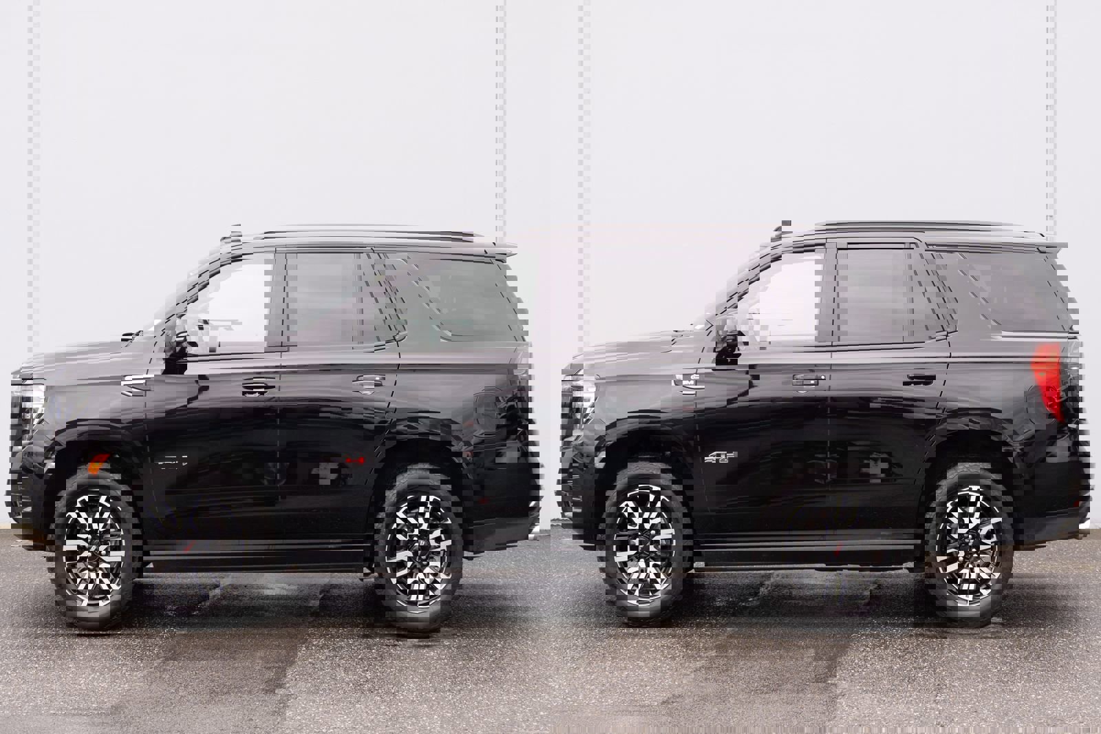 Used 2023 GMC Yukon AT4 w/ AT4 Premium Plus Package image 28