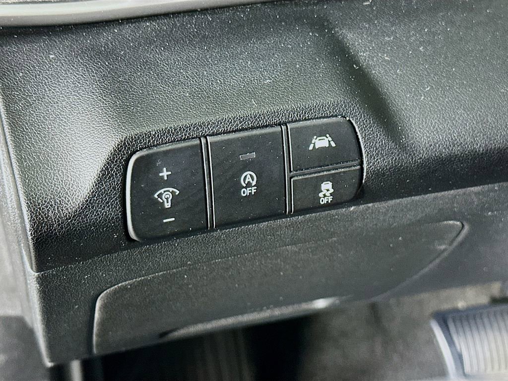 Used 2022 Hyundai Elantra SE image 15