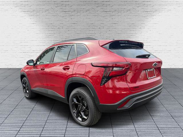 New 2026 Chevrolet Trax LT w/ Driver Confidence Package FWD image 2