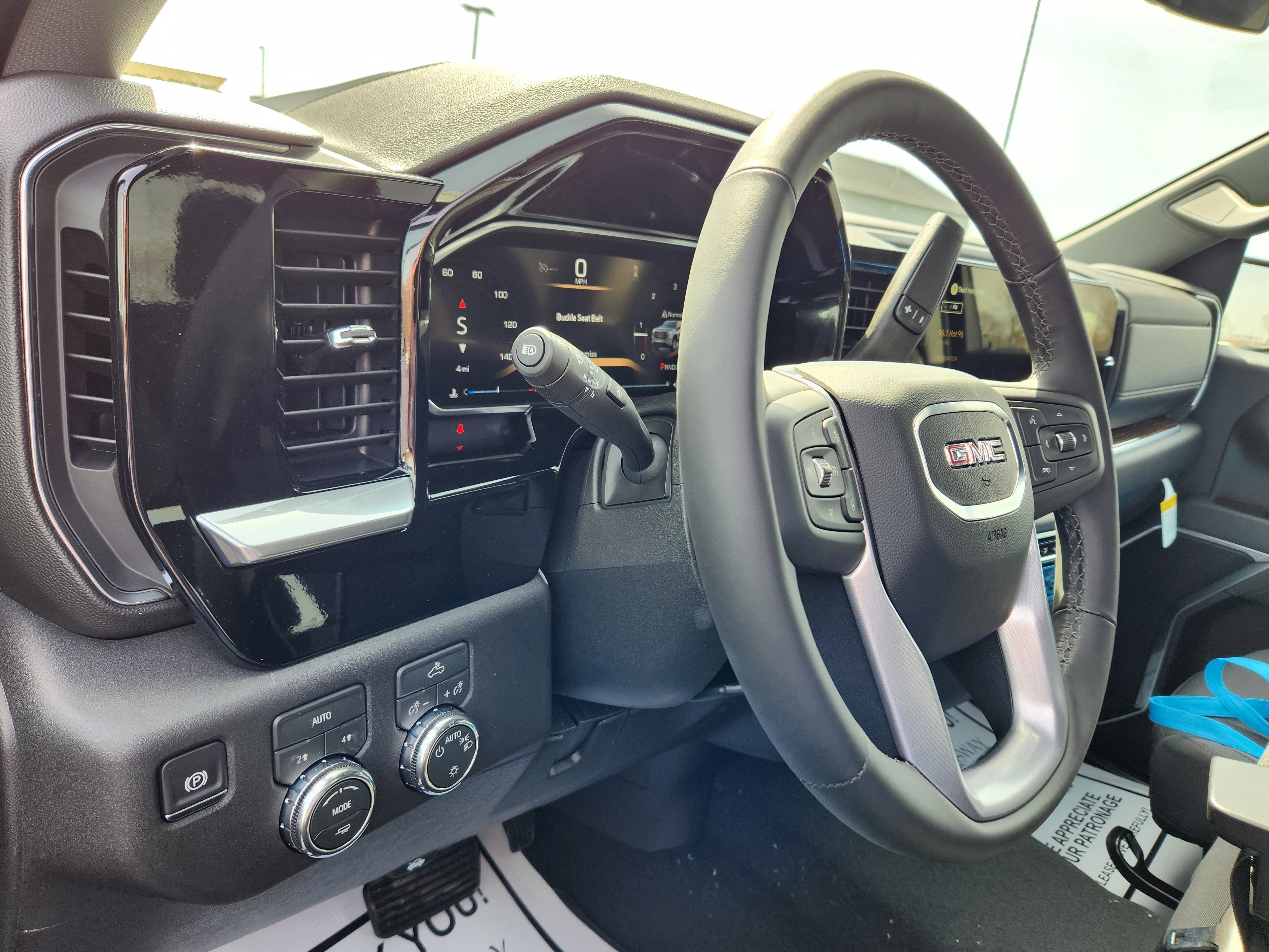 New 2026 GMC Sierra 1500 SLE image 15