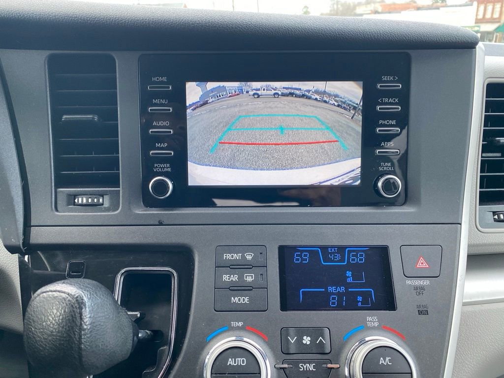 Used 2020 Toyota Sienna L image 14