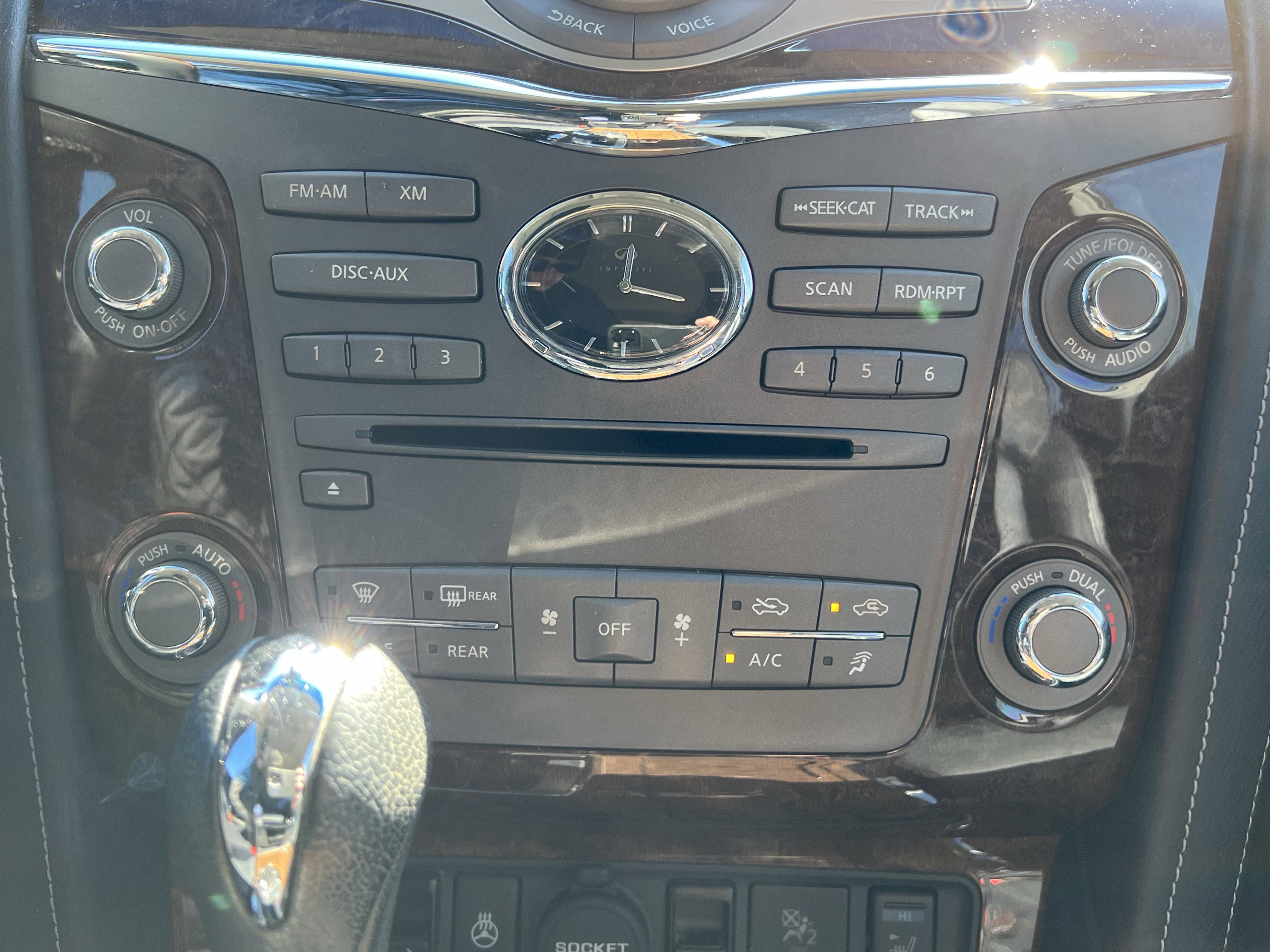 Used 2016 INFINITI QX80 2WD w/ Driver's Assistance Package image 29