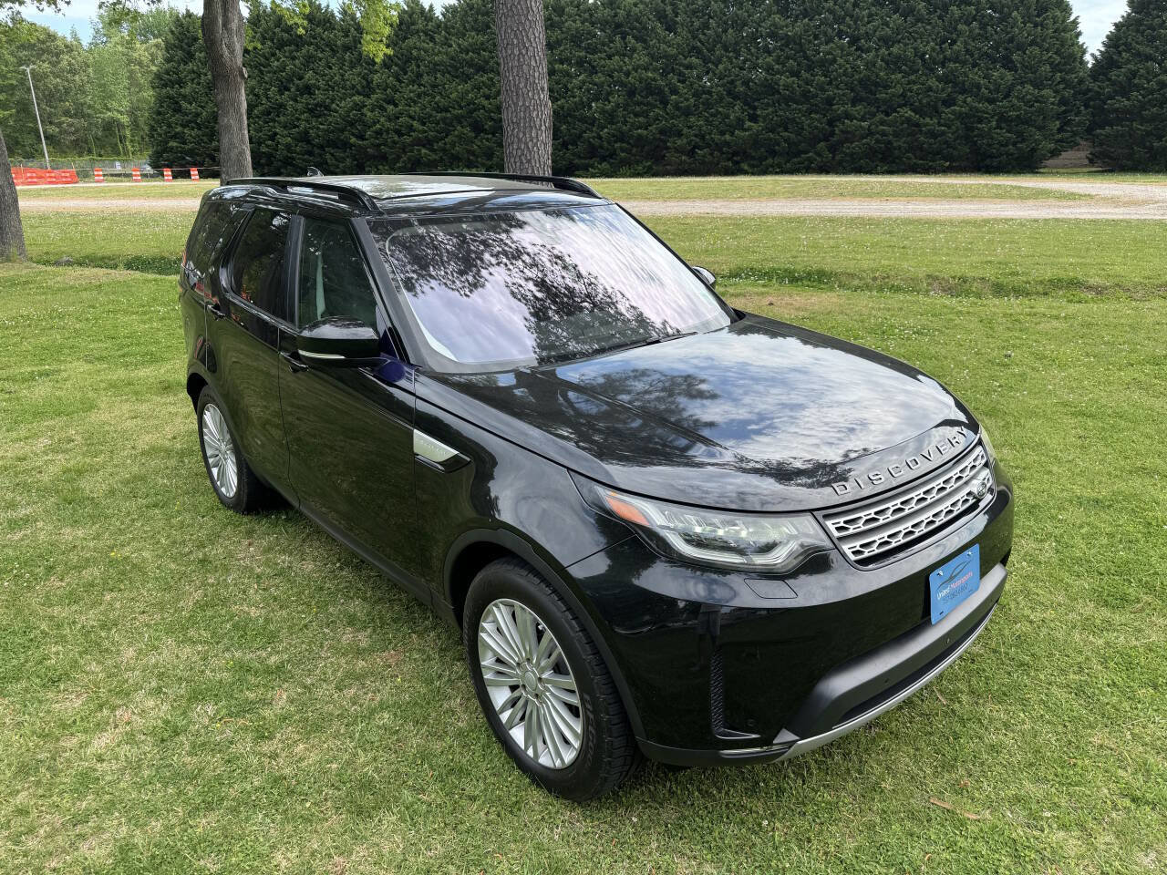 Used 2017 Land Rover Discovery HSE AWD/4WD image 4