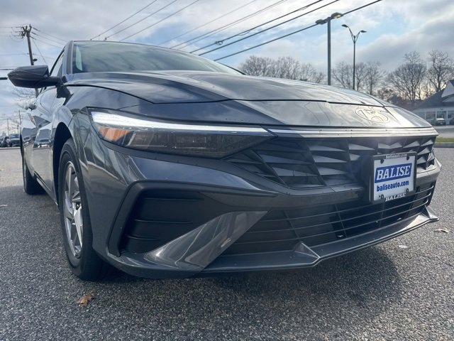 Certified 2025 Hyundai Elantra SE image 4