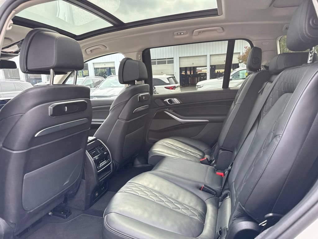 Used 2025 BMW X7 xDrive40i AWD/4WD image 9