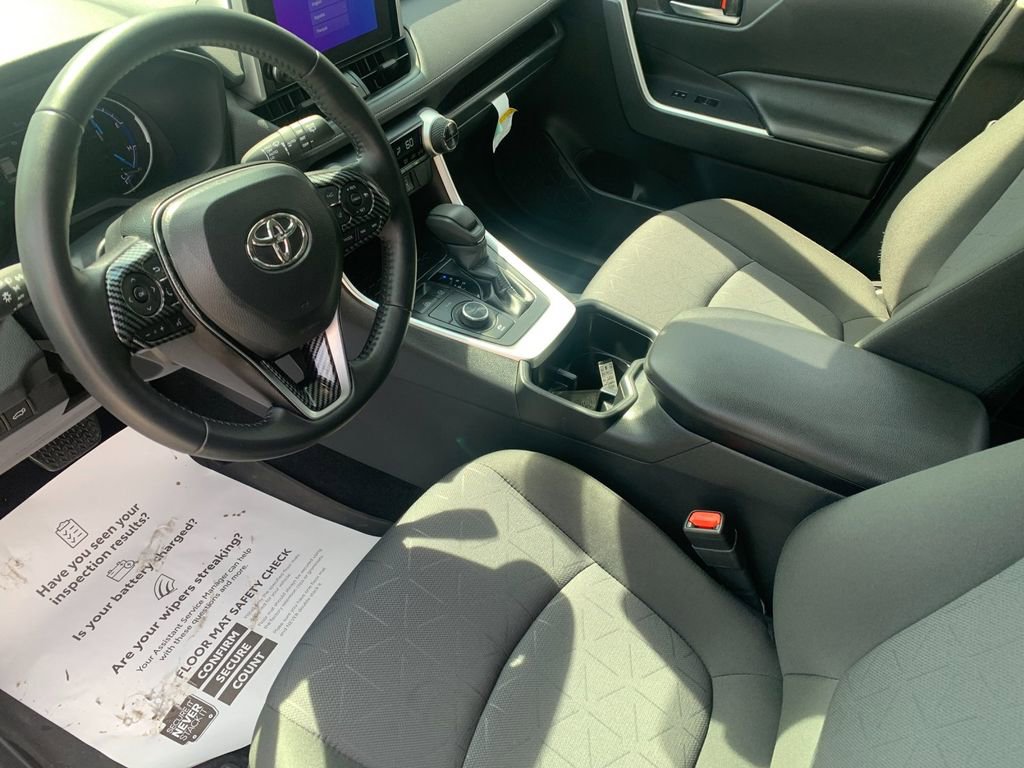 Used 2025 Toyota RAV4 XLE w/ Convenience Package image 11