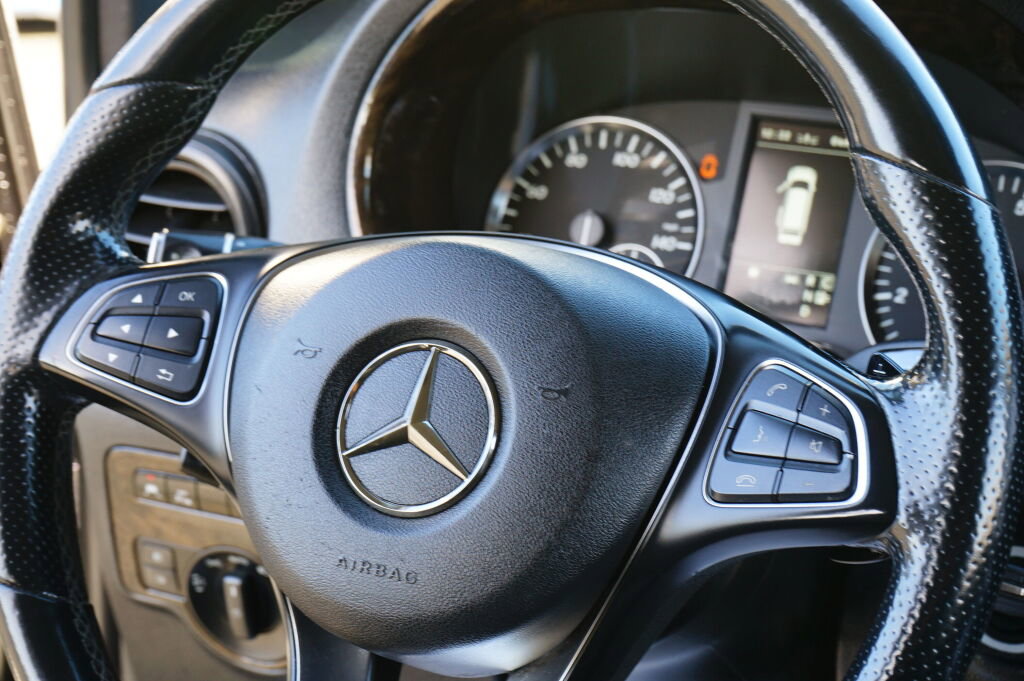 Used 2016 Mercedes-Benz Metris Passenger image 17