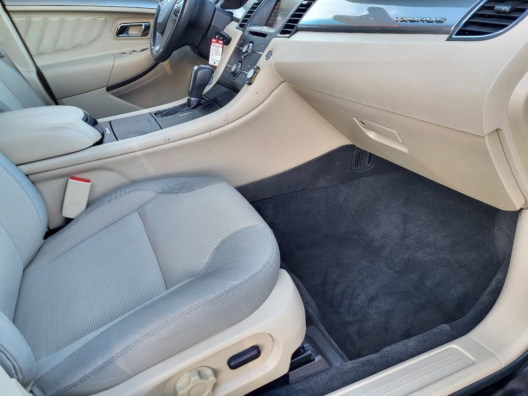 Used 2014 Ford Taurus SEL w/ Equipment Group 201A image 19